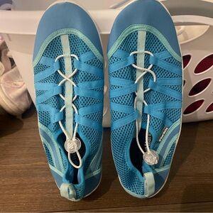 swim shoes